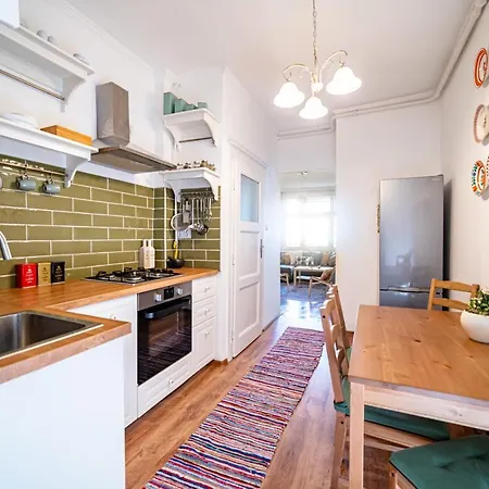 Cozy In Near Gellert Hill בודפשט