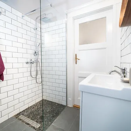 Cozy In Near Gellert Hill * בודפשט